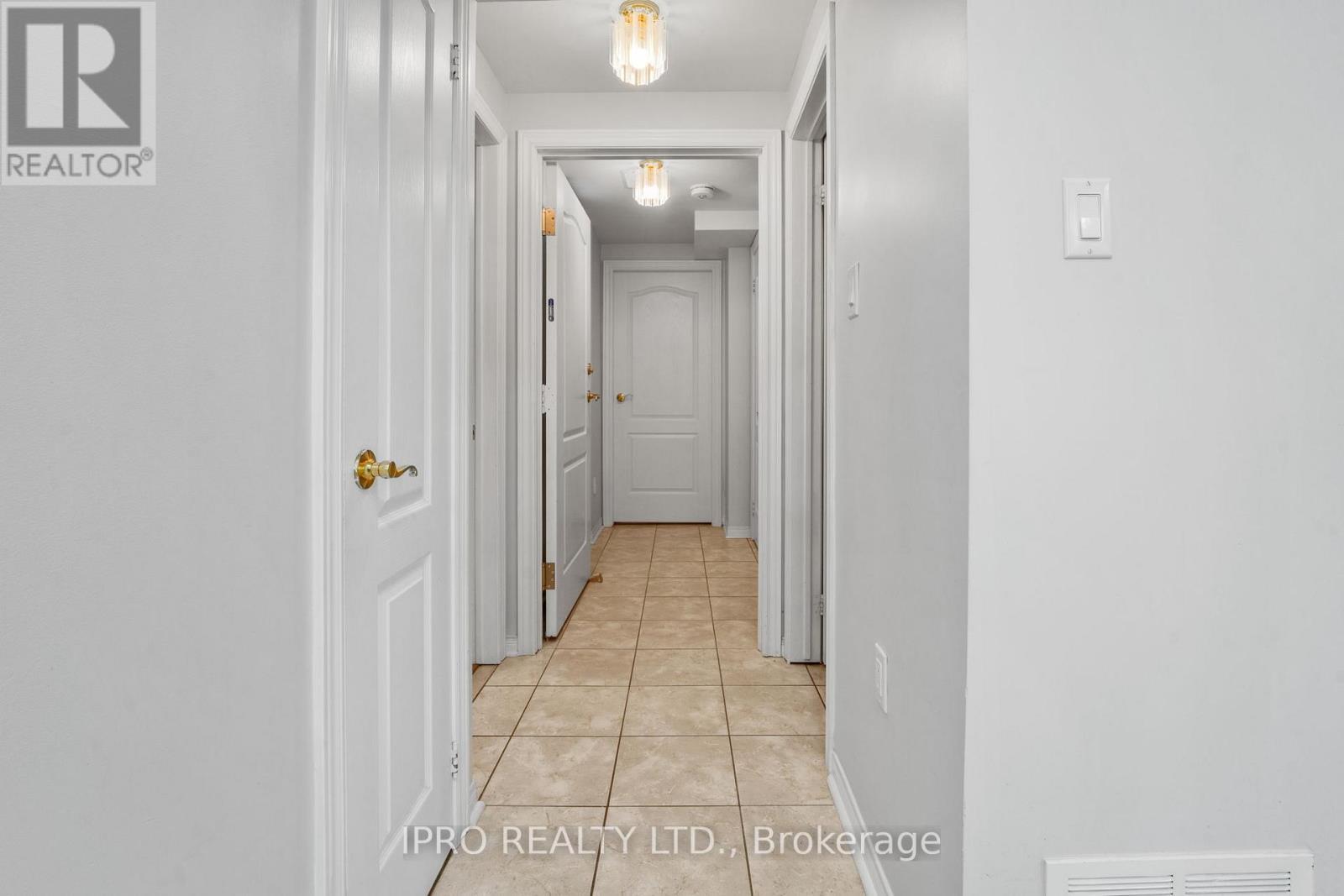 












LOWER - 3 BRAMBANK CRESCENT

,
Brampton (Fletcher's Meadow),




Ontario
L7A1T9

