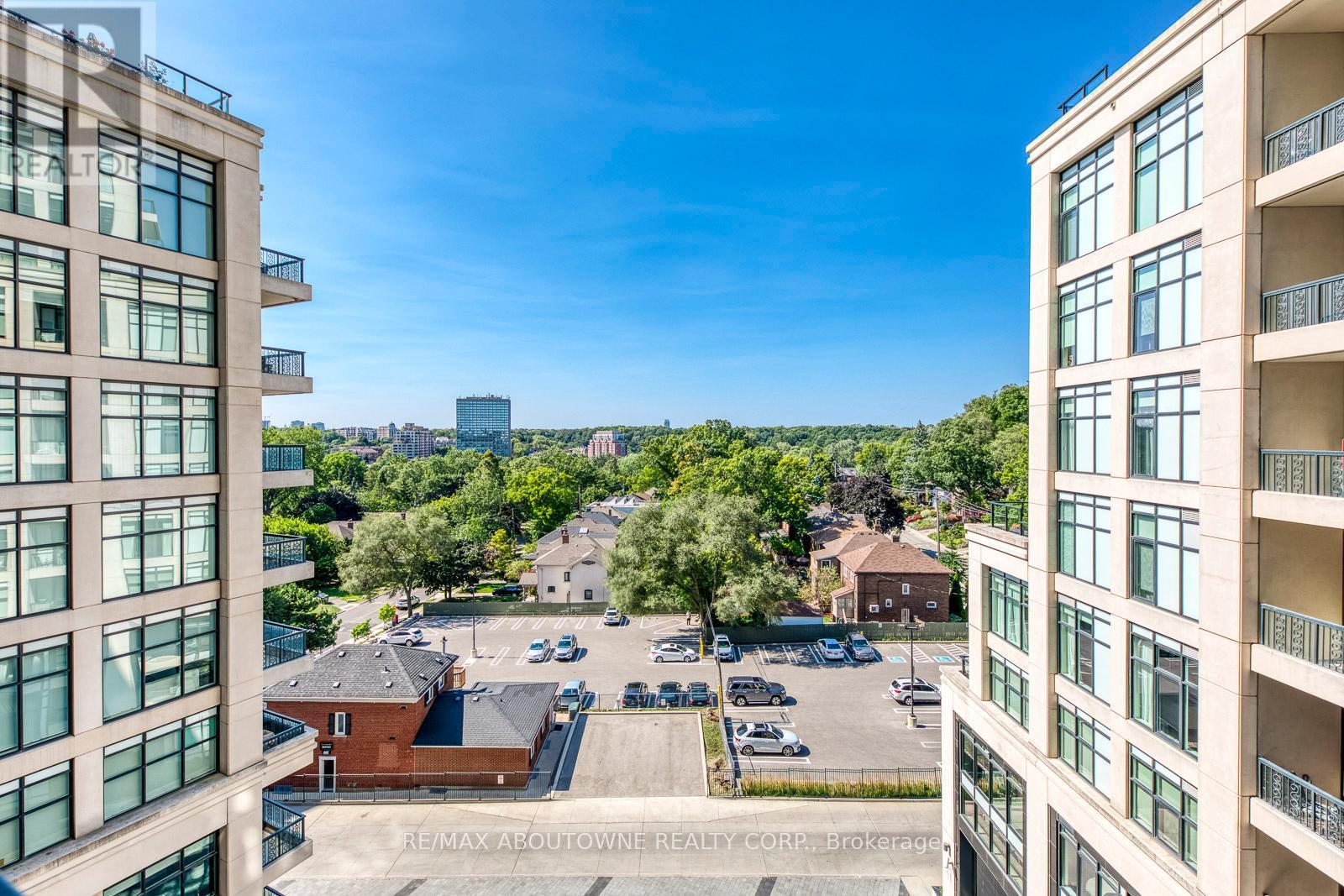 












629 - 1 OLD MILL DRIVE

,
Toronto (High Park-Swansea),




Ontario
M6S0A1

