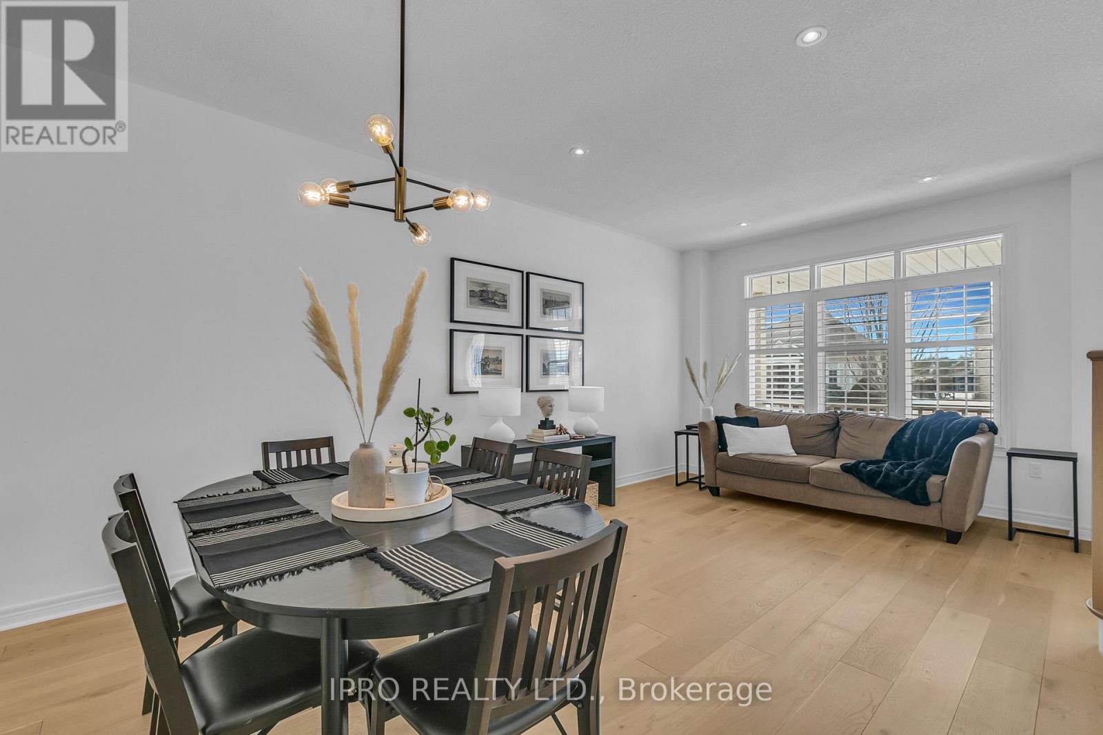 












18 - 2295 ROCHESTER CIRCLE

,
Oakville (BC Bronte Creek),




Ontario
L6M5C9

