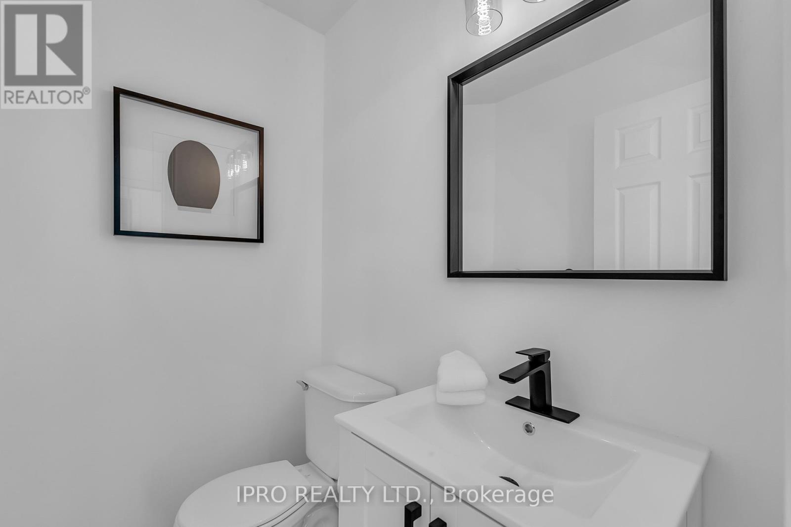 












18 - 2295 ROCHESTER CIRCLE

,
Oakville (BC Bronte Creek),




Ontario
L6M5C9

