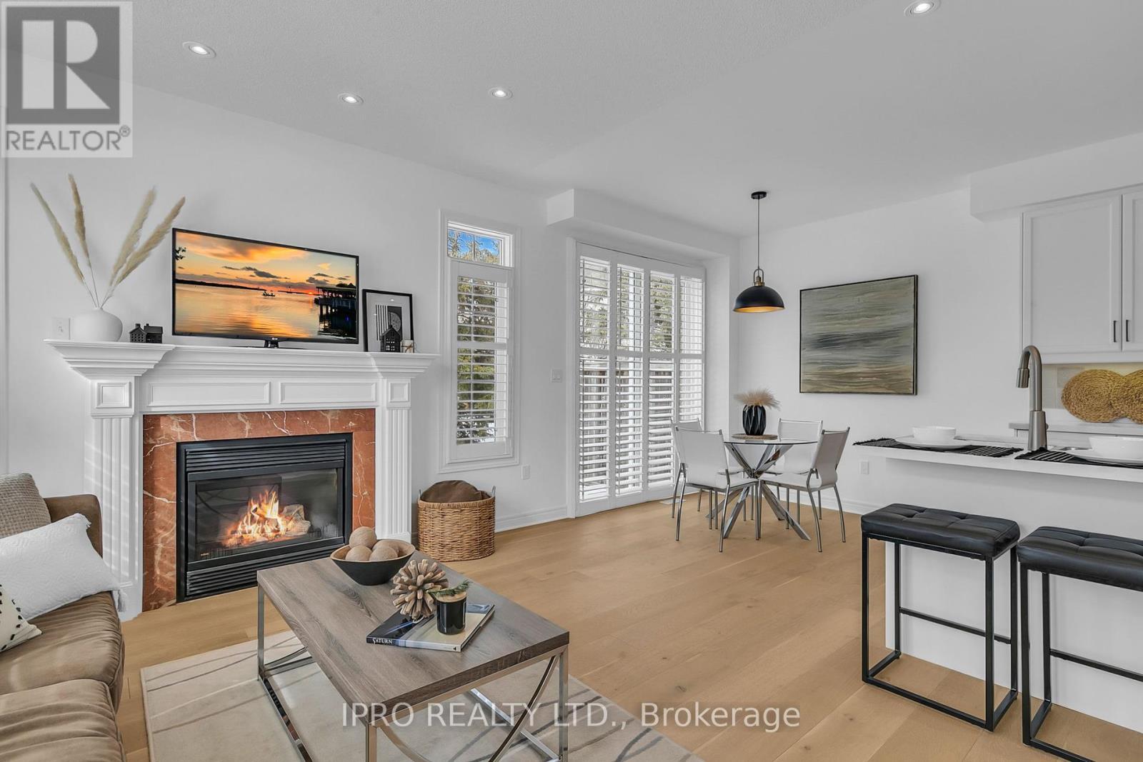 












18 - 2295 ROCHESTER CIRCLE

,
Oakville (BC Bronte Creek),




Ontario
L6M5C9

