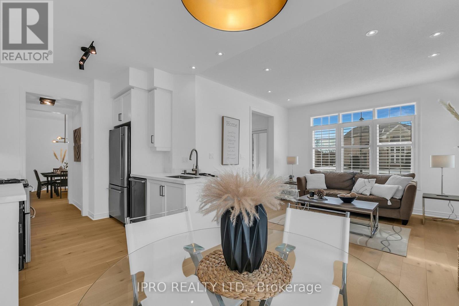 












18 - 2295 ROCHESTER CIRCLE

,
Oakville (BC Bronte Creek),




Ontario
L6M5C9

