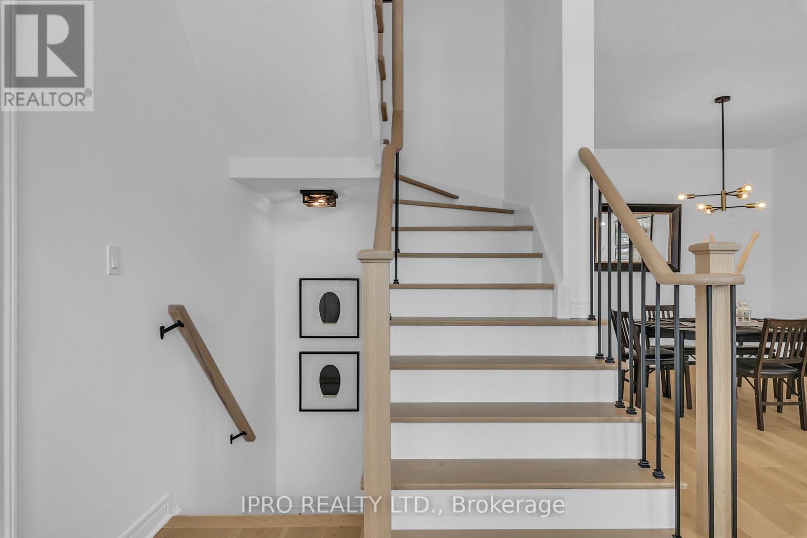 












18 - 2295 ROCHESTER CIRCLE

,
Oakville (BC Bronte Creek),




Ontario
L6M5C9

