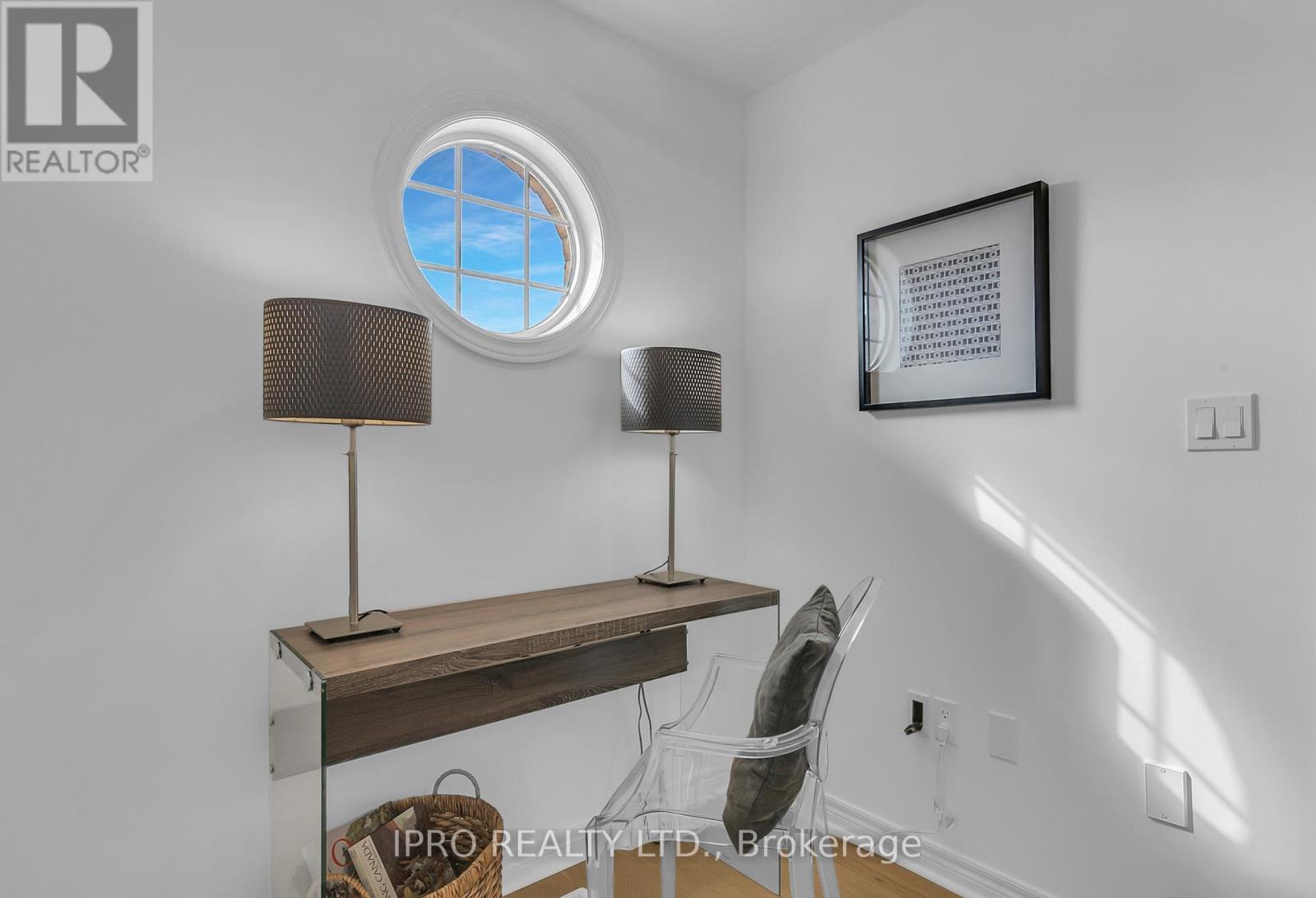 












18 - 2295 ROCHESTER CIRCLE

,
Oakville (BC Bronte Creek),




Ontario
L6M5C9

