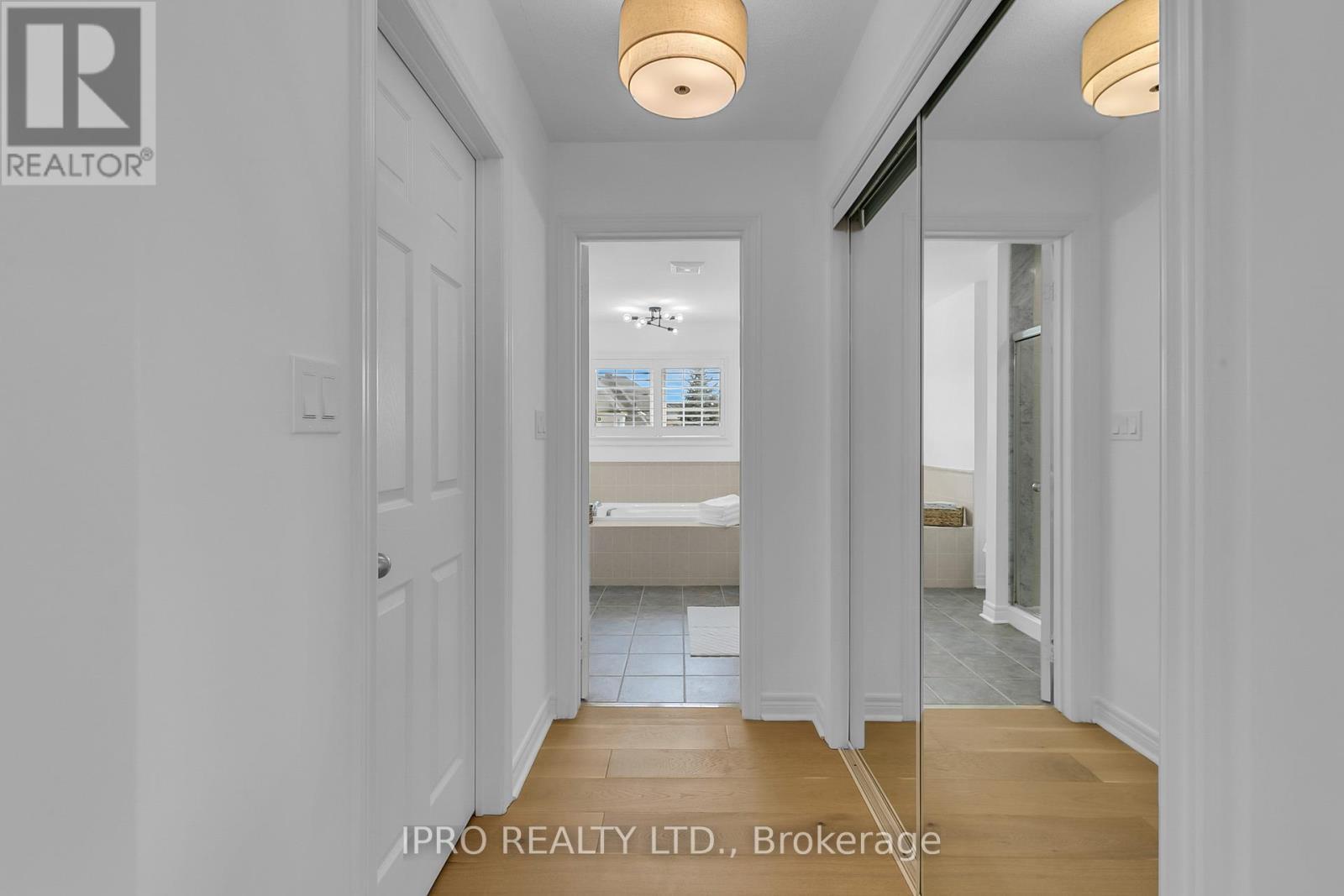 












18 - 2295 ROCHESTER CIRCLE

,
Oakville (BC Bronte Creek),




Ontario
L6M5C9

