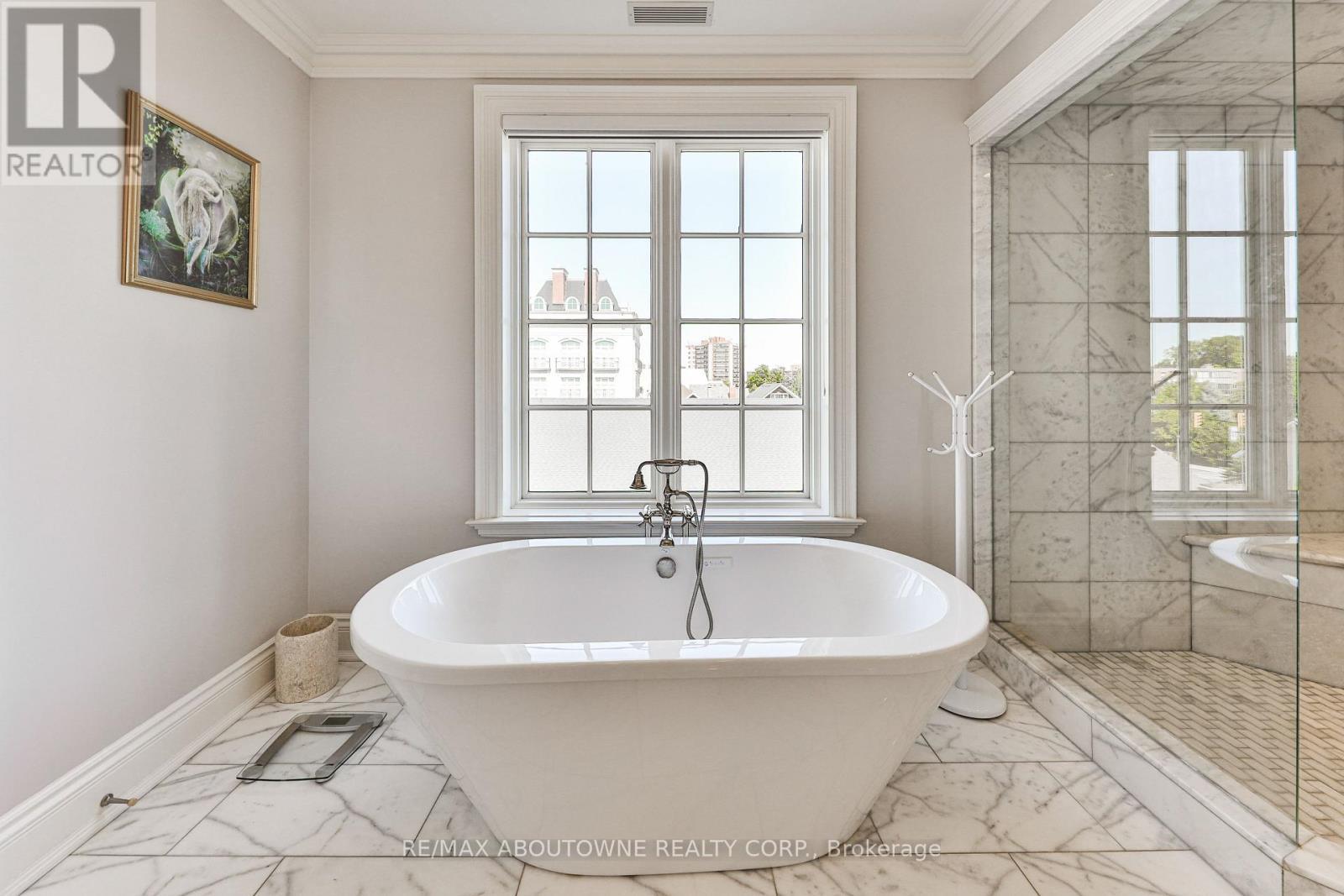 












404 - 261 CHURCH STREET

,
Oakville (OO Old Oakville),




Ontario
L6J1N7

