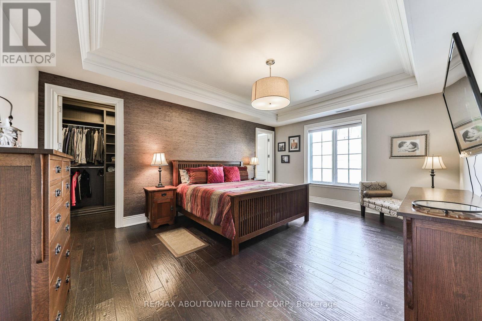 












404 - 261 CHURCH STREET

,
Oakville (OO Old Oakville),




Ontario
L6J1N7

