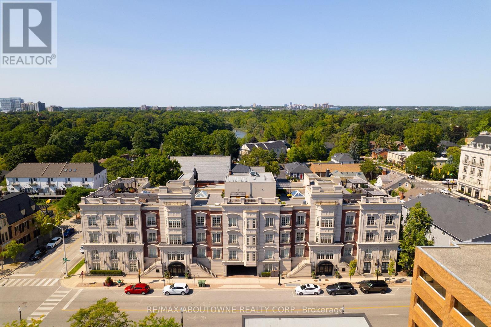 












404 - 261 CHURCH STREET

,
Oakville (OO Old Oakville),




Ontario
L6J1N7


