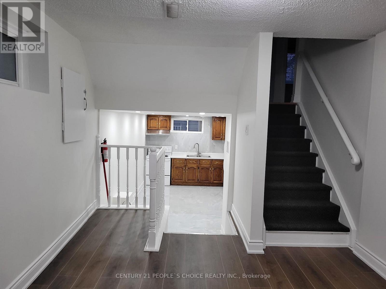 












MAIN - 15 NANCY MCCREDIE DRIVE

,
Brampton (Brampton West),




Ontario
L6X2N4

