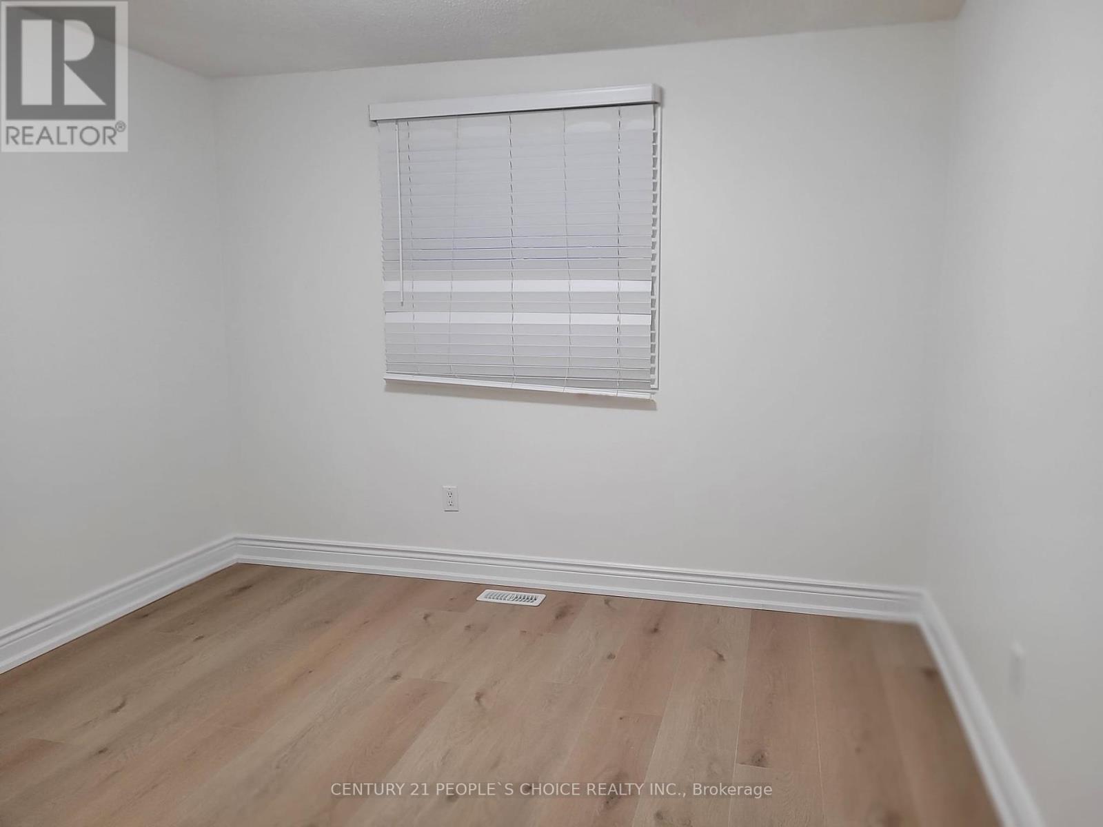 












MAIN - 15 NANCY MCCREDIE DRIVE

,
Brampton (Brampton West),




Ontario
L6X2N4

