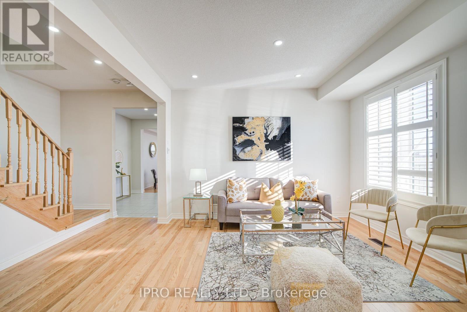 












566 BESSBOROUGH DRIVE

,
Milton (HA Harrison),




Ontario
L9T8V9

