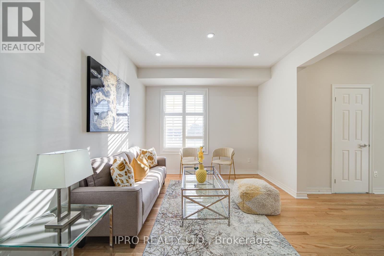 












566 BESSBOROUGH DRIVE

,
Milton (HA Harrison),




Ontario
L9T8V9


