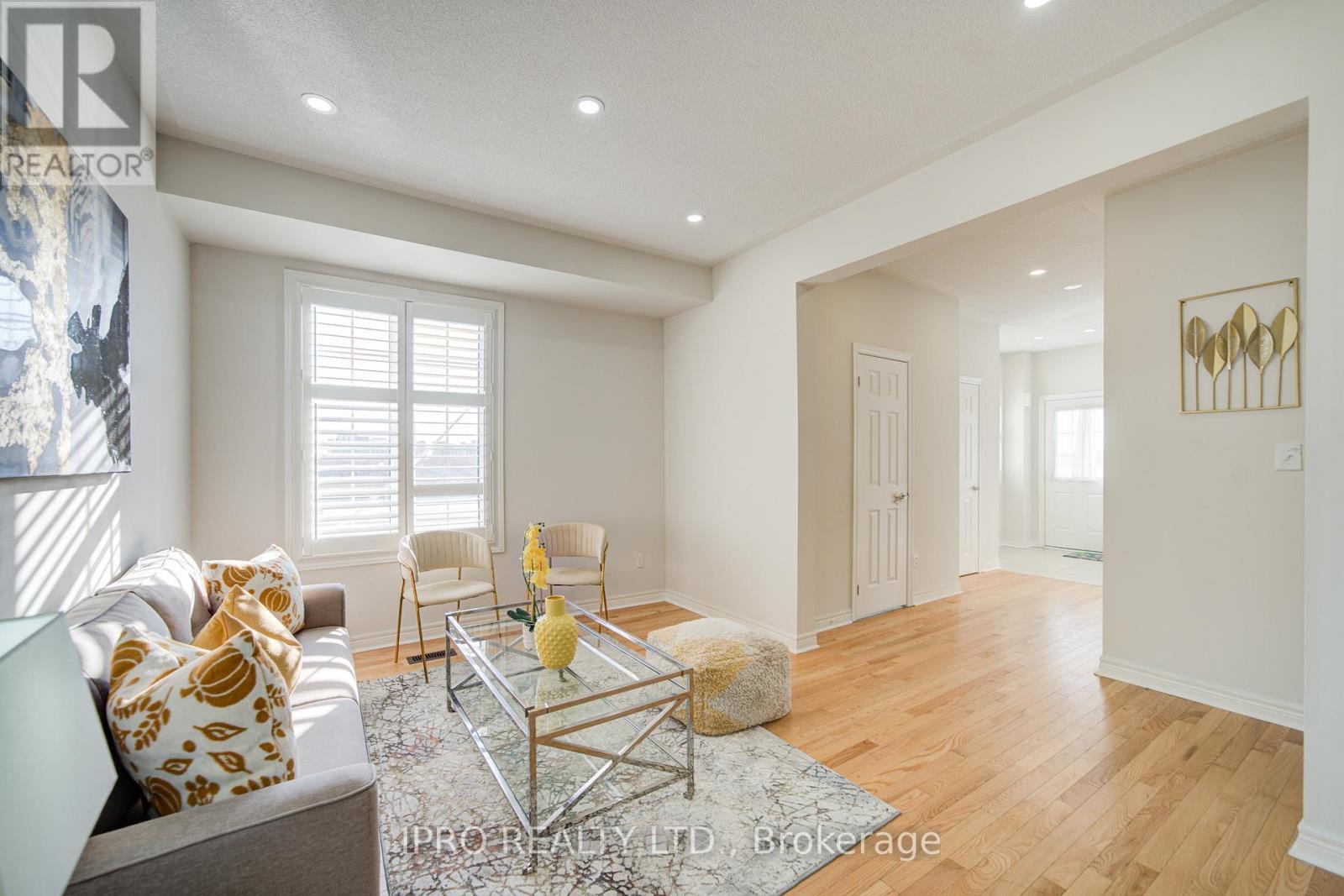 












566 BESSBOROUGH DRIVE

,
Milton (HA Harrison),




Ontario
L9T8V9

