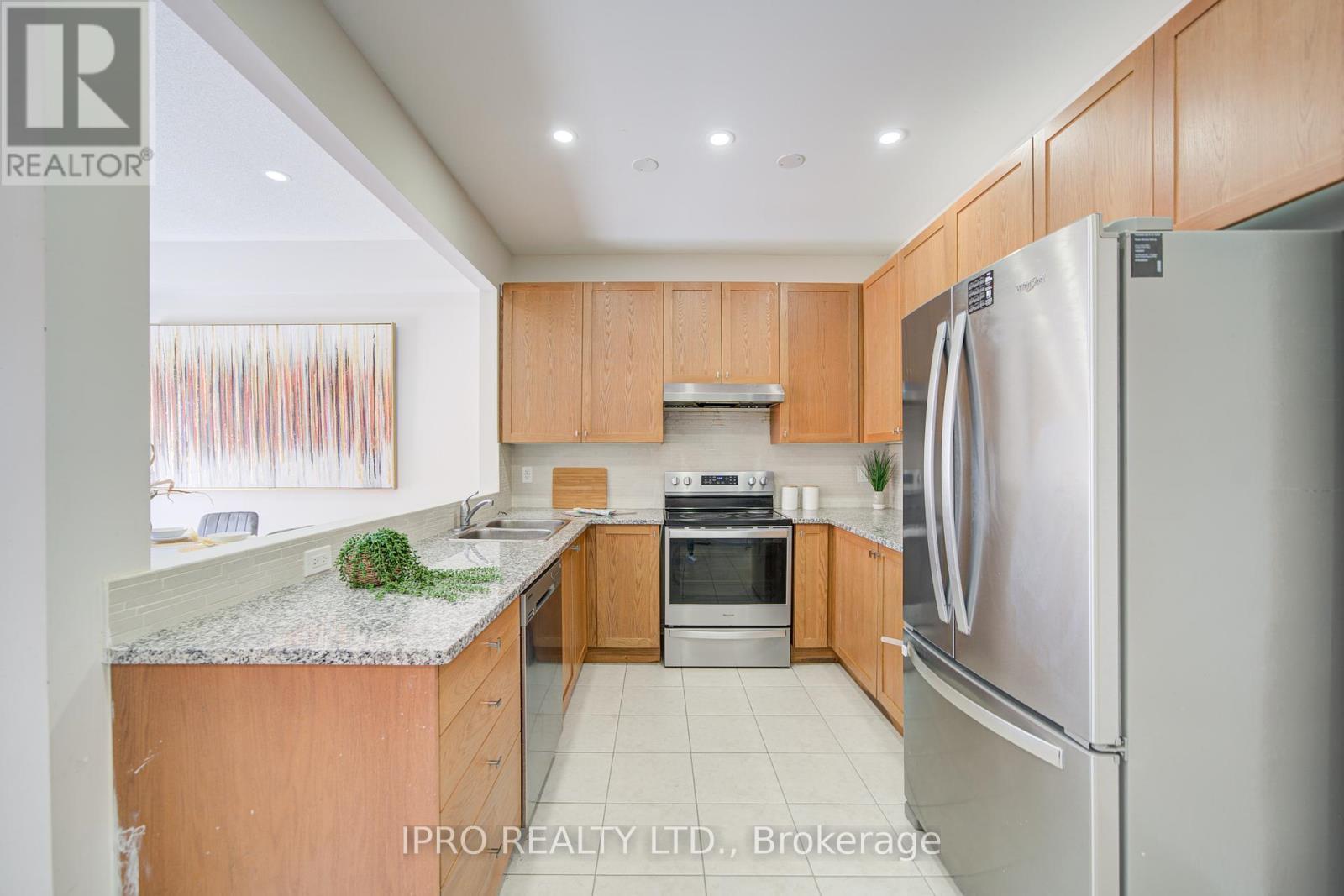 












566 BESSBOROUGH DRIVE

,
Milton (HA Harrison),




Ontario
L9T8V9

