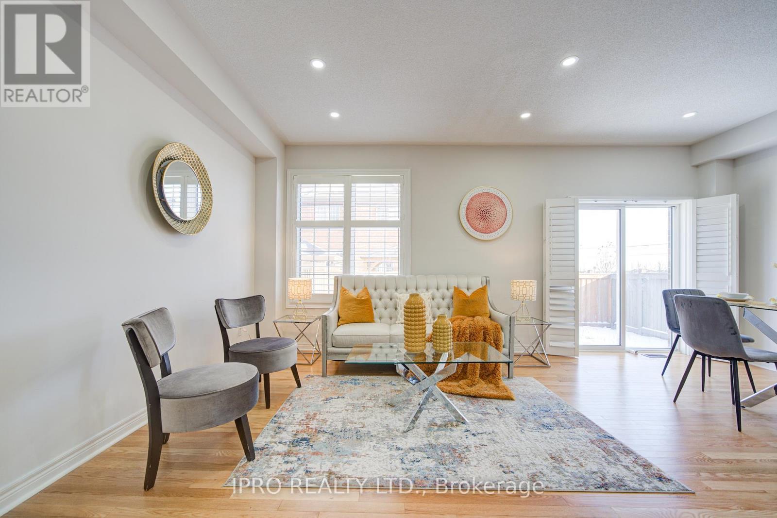 












566 BESSBOROUGH DRIVE

,
Milton (HA Harrison),




Ontario
L9T8V9

