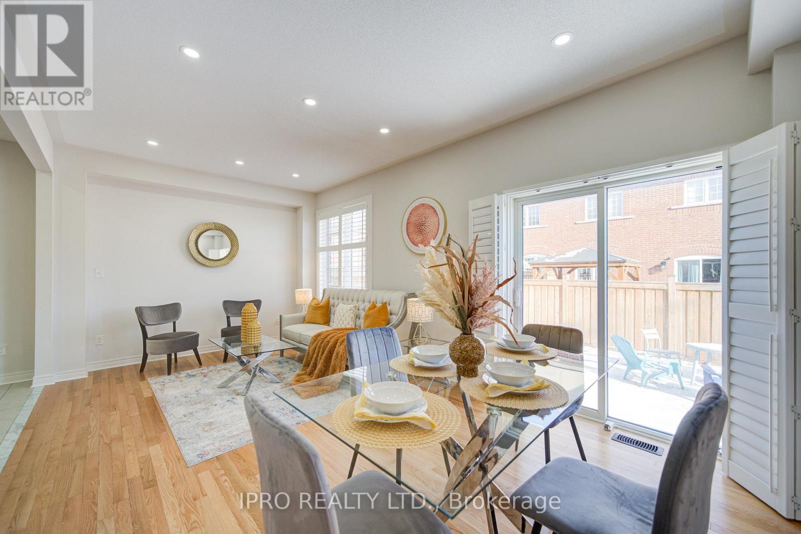 












566 BESSBOROUGH DRIVE

,
Milton (HA Harrison),




Ontario
L9T8V9

