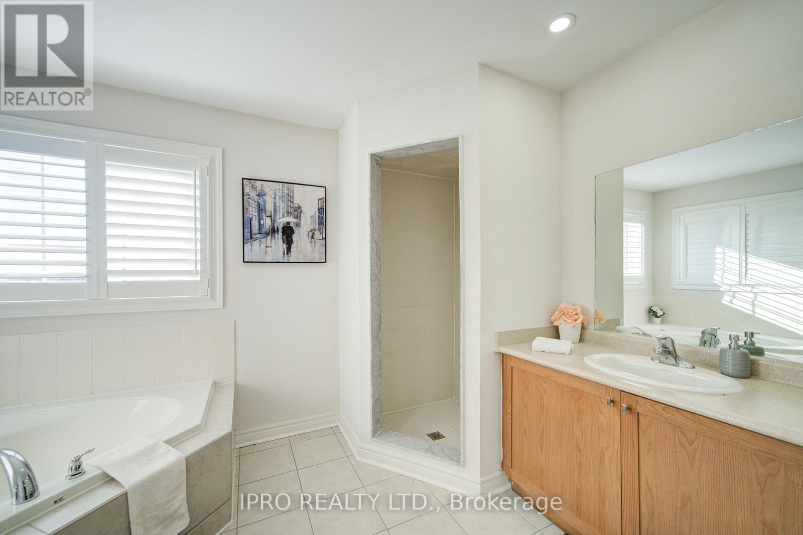 












566 BESSBOROUGH DRIVE

,
Milton (HA Harrison),




Ontario
L9T8V9

