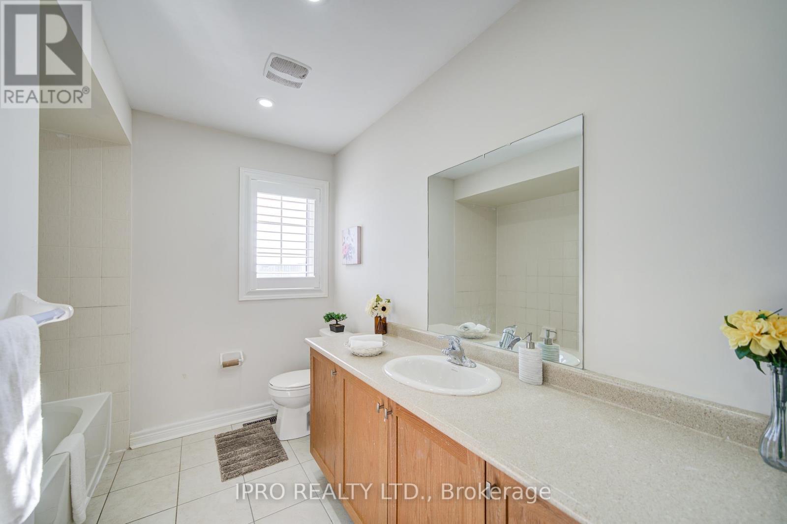 












566 BESSBOROUGH DRIVE

,
Milton (HA Harrison),




Ontario
L9T8V9


