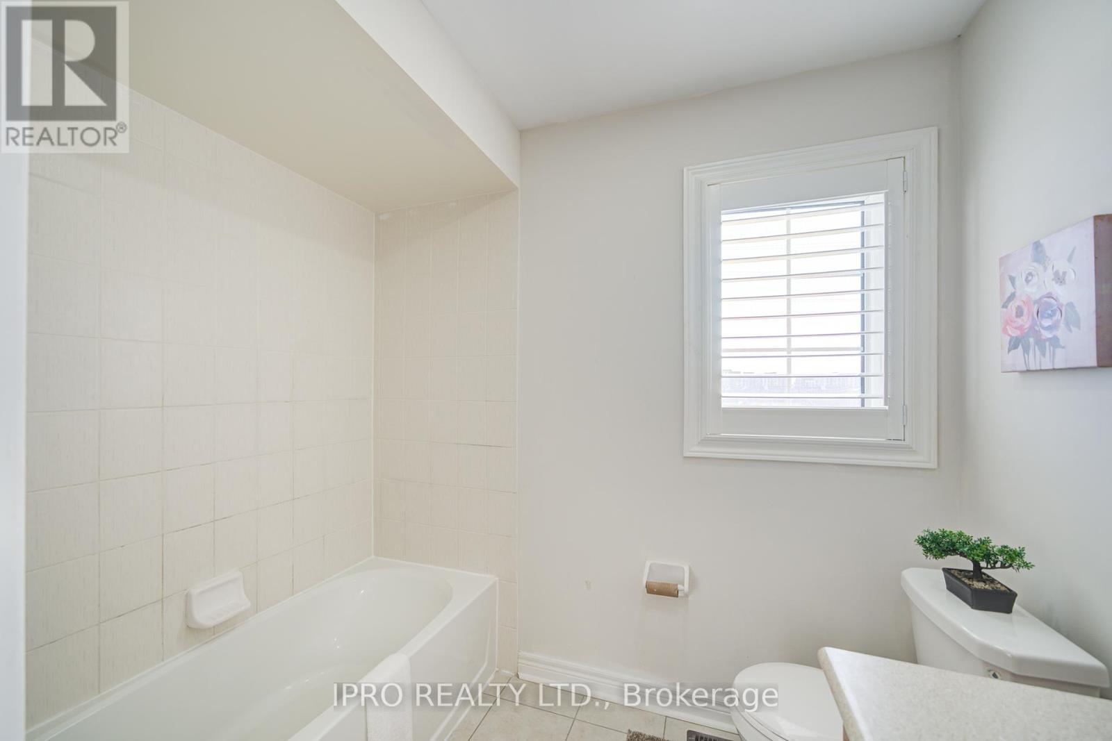 












566 BESSBOROUGH DRIVE

,
Milton (HA Harrison),




Ontario
L9T8V9

