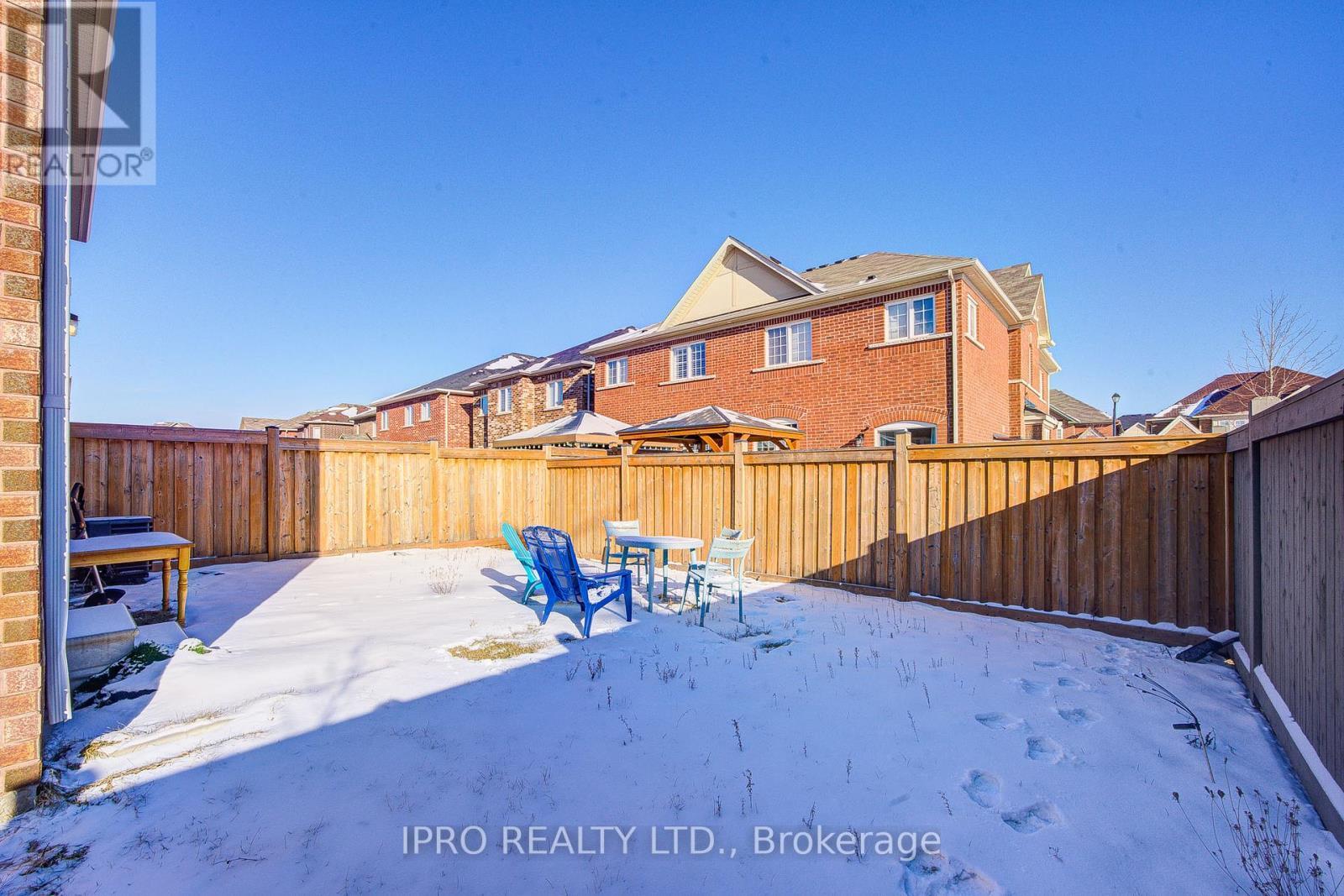 












566 BESSBOROUGH DRIVE

,
Milton (HA Harrison),




Ontario
L9T8V9

