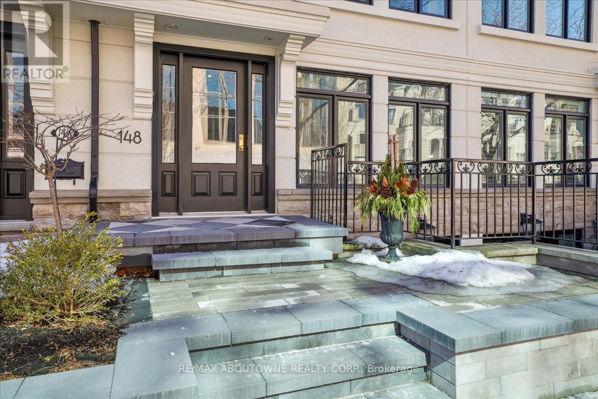 












148 REYNOLDS STREET

,
Oakville (OO Old Oakville),




Ontario
L6J3K9

