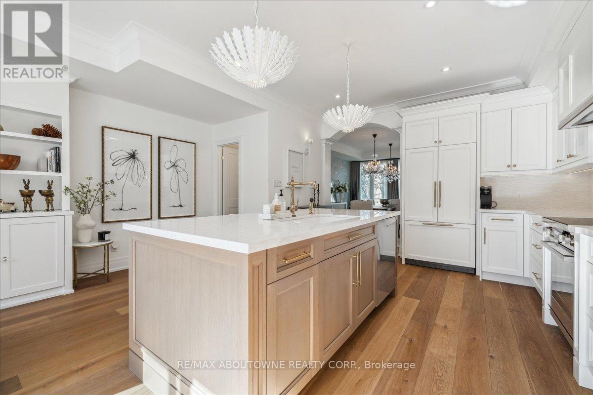 












148 REYNOLDS STREET

,
Oakville (OO Old Oakville),




Ontario
L6J3K9

