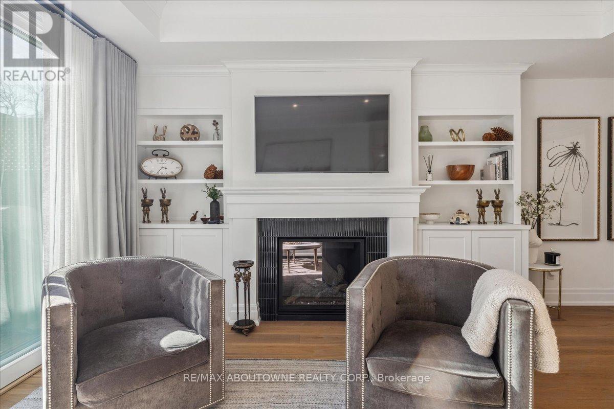 












148 REYNOLDS STREET

,
Oakville (OO Old Oakville),




Ontario
L6J3K9

