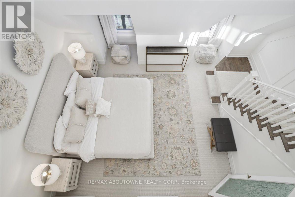 












148 REYNOLDS STREET

,
Oakville (OO Old Oakville),




Ontario
L6J3K9

