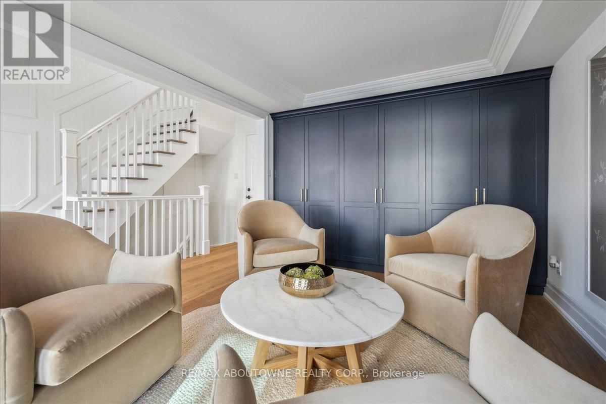 












148 REYNOLDS STREET

,
Oakville (OO Old Oakville),




Ontario
L6J3K9


