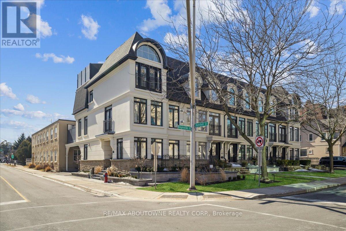 












148 REYNOLDS STREET

,
Oakville (OO Old Oakville),




Ontario
L6J3K9

