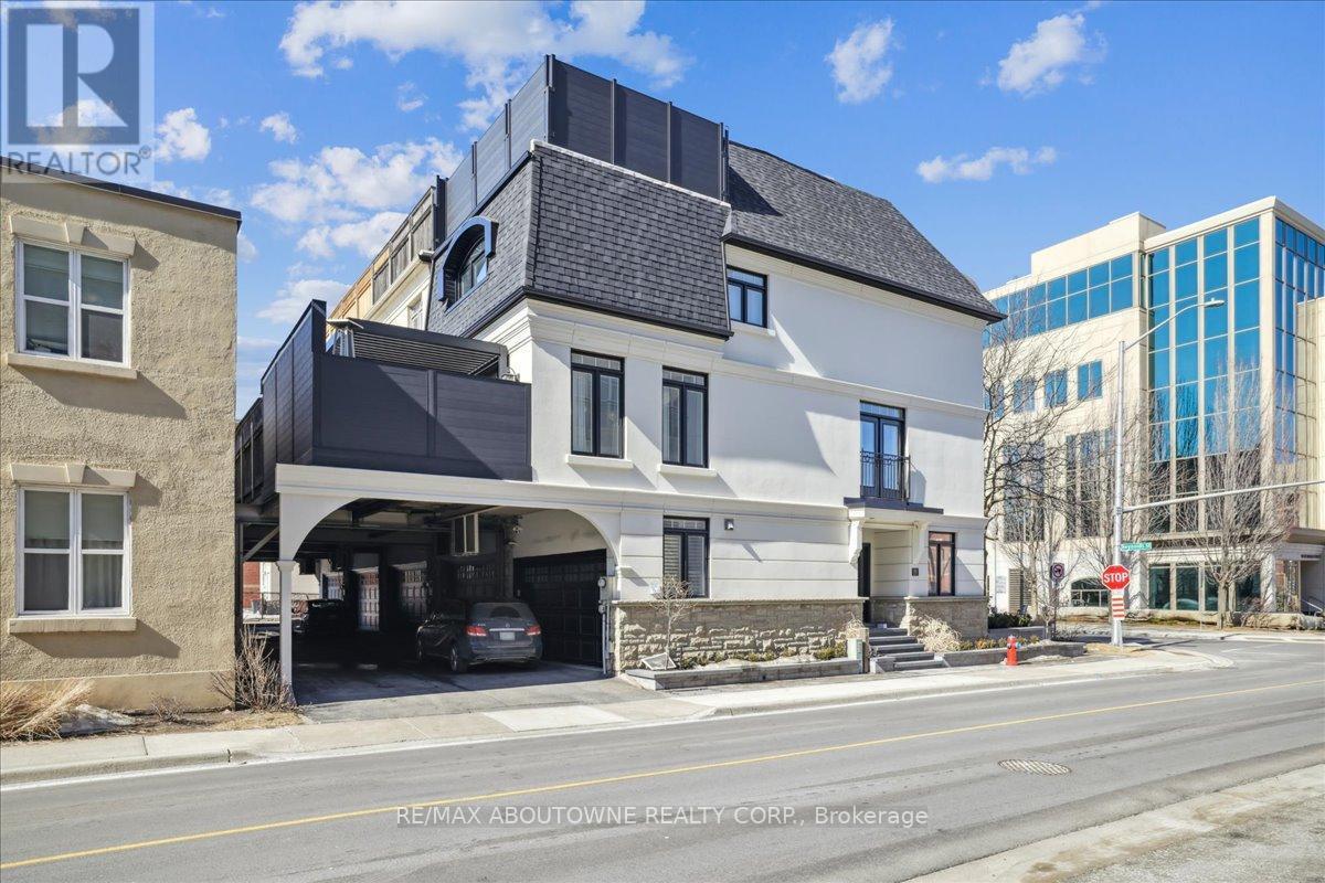 












148 REYNOLDS STREET

,
Oakville (OO Old Oakville),




Ontario
L6J3K9

