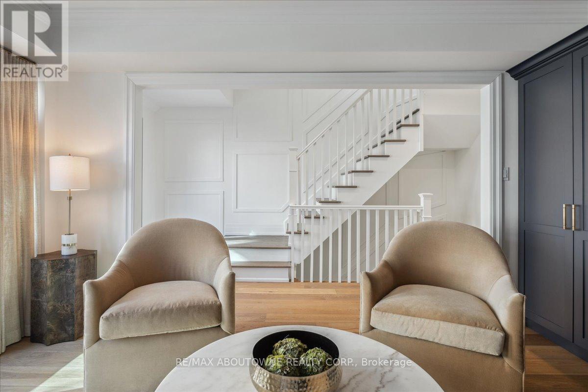 












148 REYNOLDS STREET

,
Oakville (OO Old Oakville),




Ontario
L6J3K9

