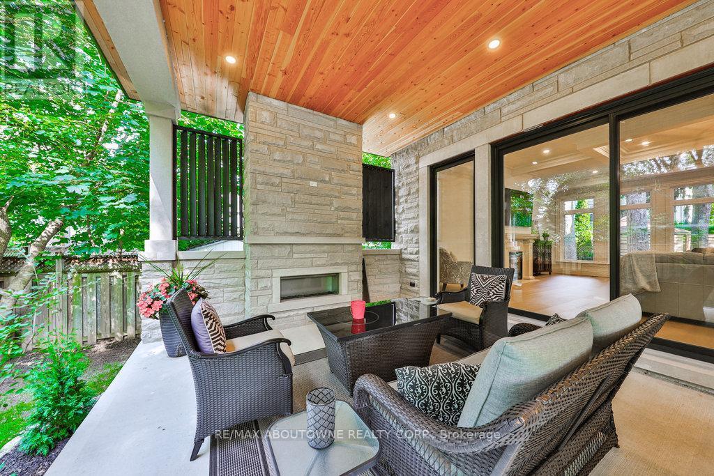 












2409 LAKESHORE ROAD

,
Burlington (Brant),




Ontario
L7R1B8

