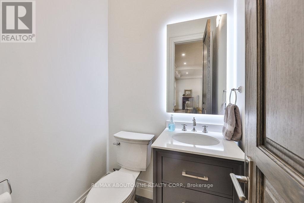 












2409 LAKESHORE ROAD

,
Burlington (Brant),




Ontario
L7R1B8

