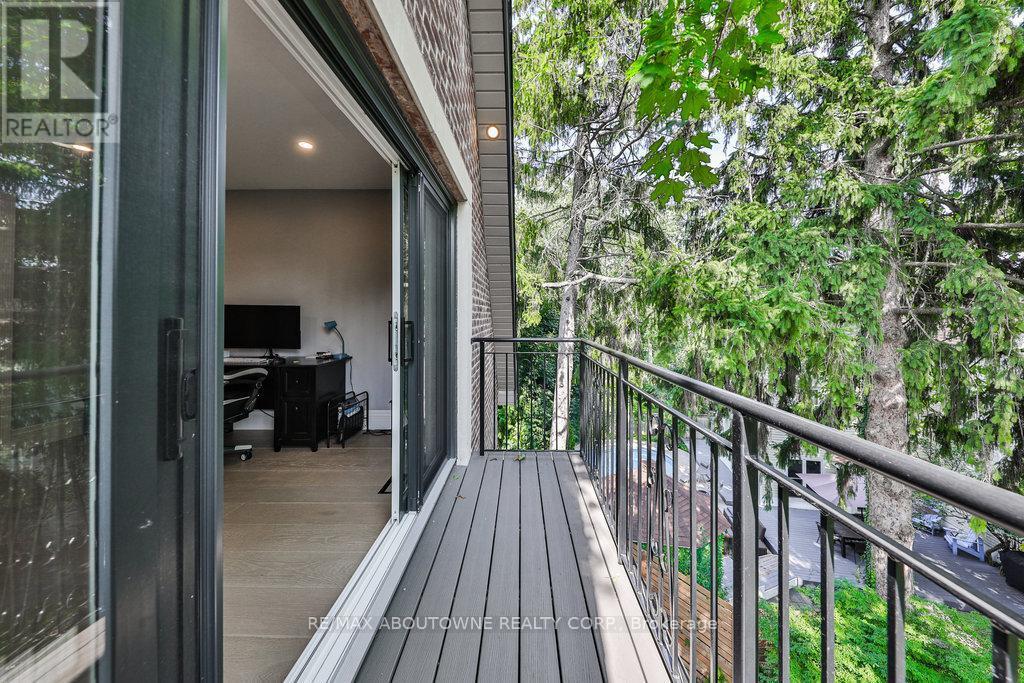 












2409 LAKESHORE ROAD

,
Burlington (Brant),




Ontario
L7R1B8


