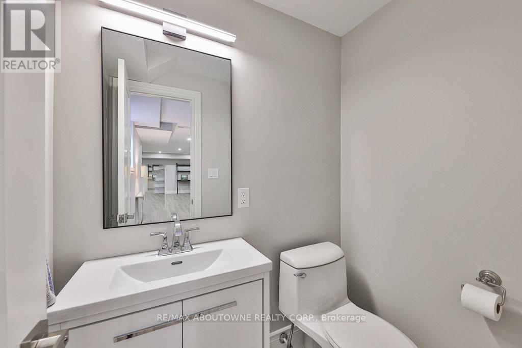 












2409 LAKESHORE ROAD

,
Burlington (Brant),




Ontario
L7R1B8

