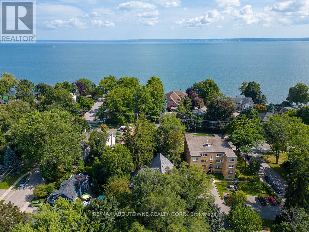 












2409 LAKESHORE ROAD

,
Burlington (Brant),




Ontario
L7R1B8

