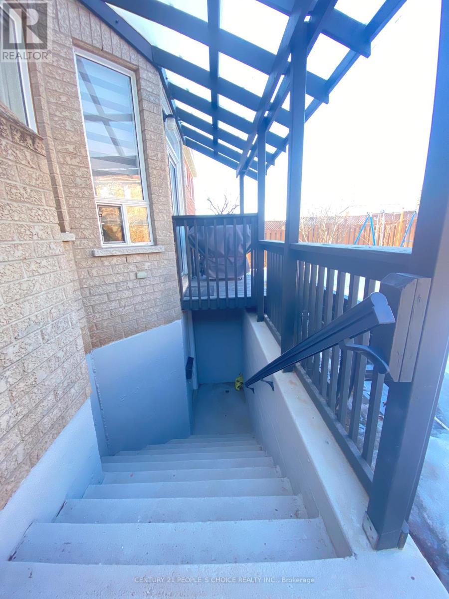 












BSMNT - 1456 DERBY COUNTY CRESCENT

,
Oakville (WT West Oak Trails),




Ontario
L6M4N9

