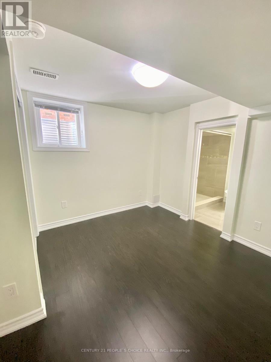 












BSMNT - 1456 DERBY COUNTY CRESCENT

,
Oakville (WT West Oak Trails),




Ontario
L6M4N9

