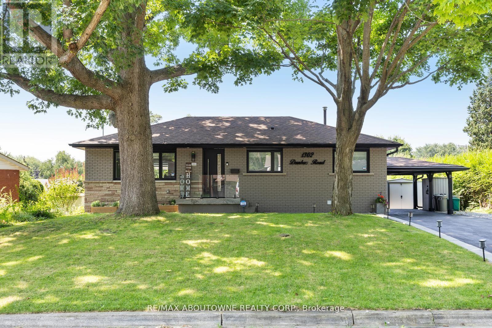 












1302 DUNBAR ROAD

,
Burlington (Mountainside),




Ontario
L7P2J9

