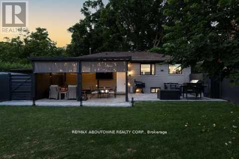 












1302 DUNBAR ROAD

,
Burlington (Mountainside),




Ontario
L7P2J9

