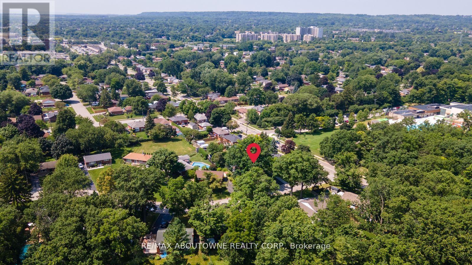 












1302 DUNBAR ROAD

,
Burlington (Mountainside),




Ontario
L7P2J9

