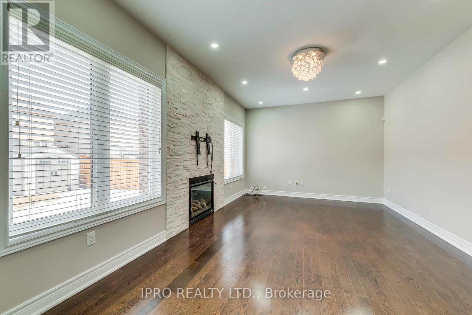 












31 BIRCH TREE TRAIL

,
Brampton (Bram East),




Ontario
L6P3W1

