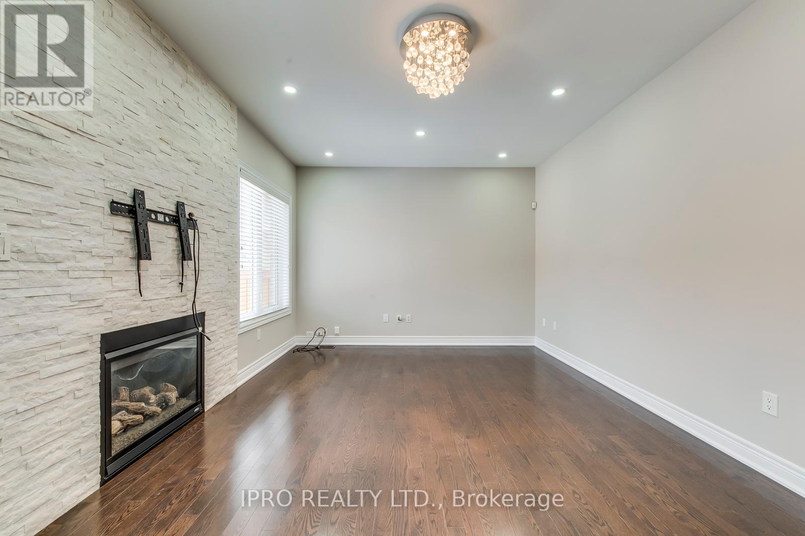 












31 BIRCH TREE TRAIL

,
Brampton (Bram East),




Ontario
L6P3W1

