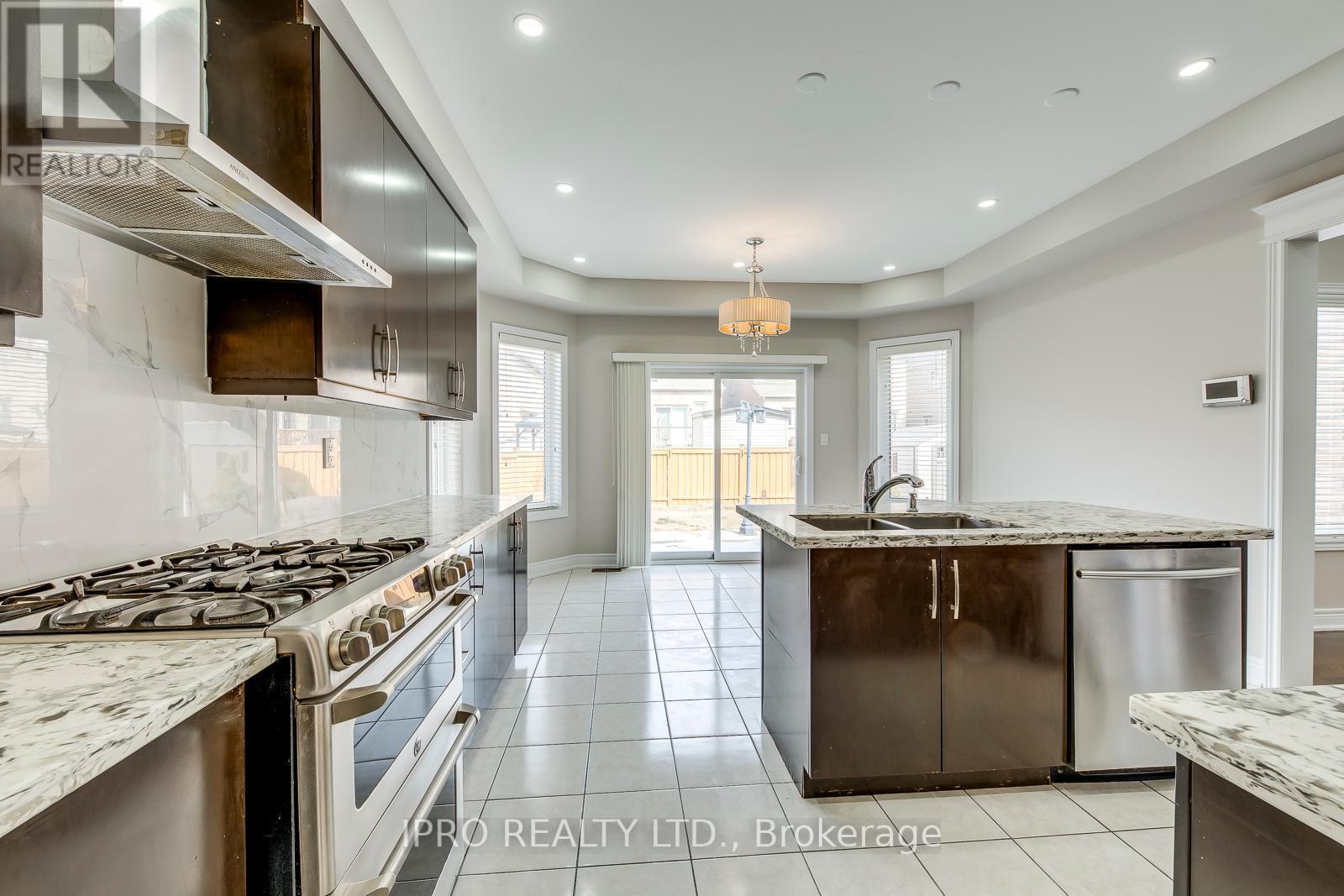 












31 BIRCH TREE TRAIL

,
Brampton (Bram East),




Ontario
L6P3W1

