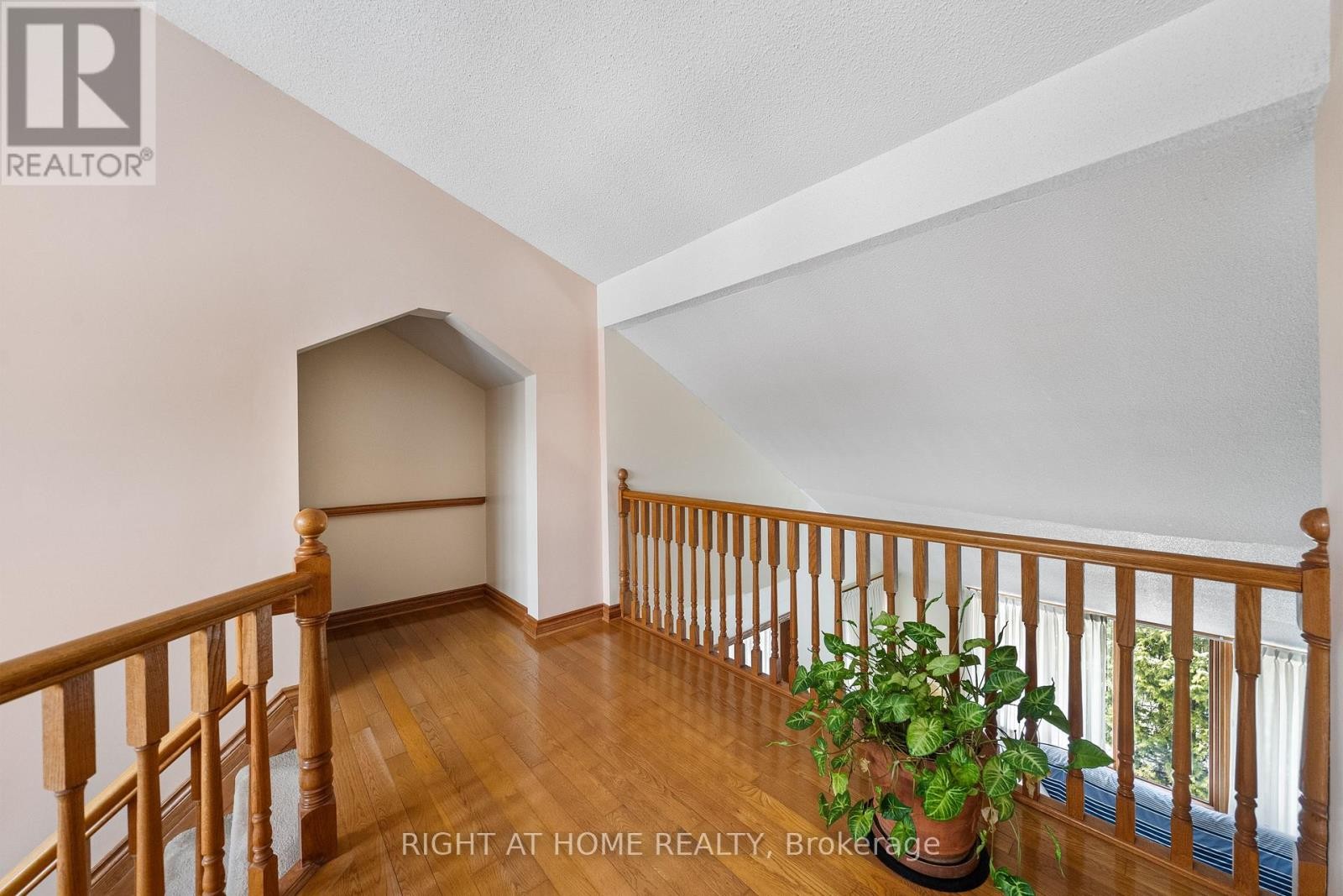 












9132 NINTH LINE

,
Halton Hills (Rural Halton Hills),




Ontario
L0P1K0

