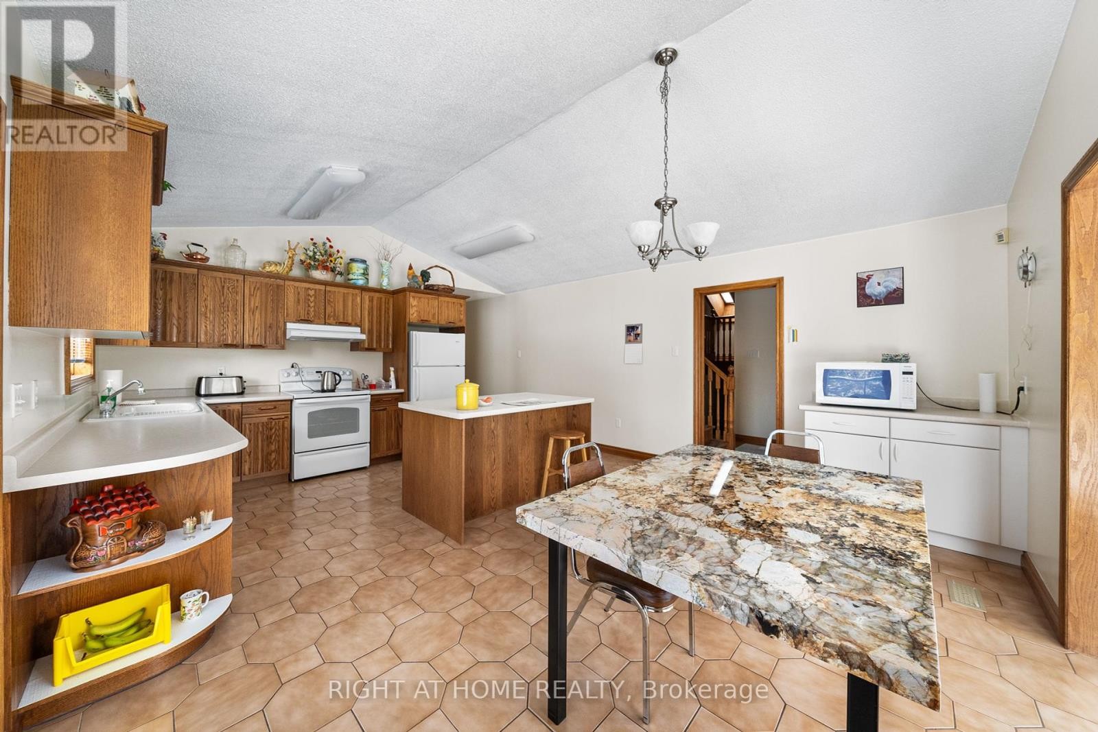 












9132 NINTH LINE

,
Halton Hills (Rural Halton Hills),




Ontario
L0P1K0


