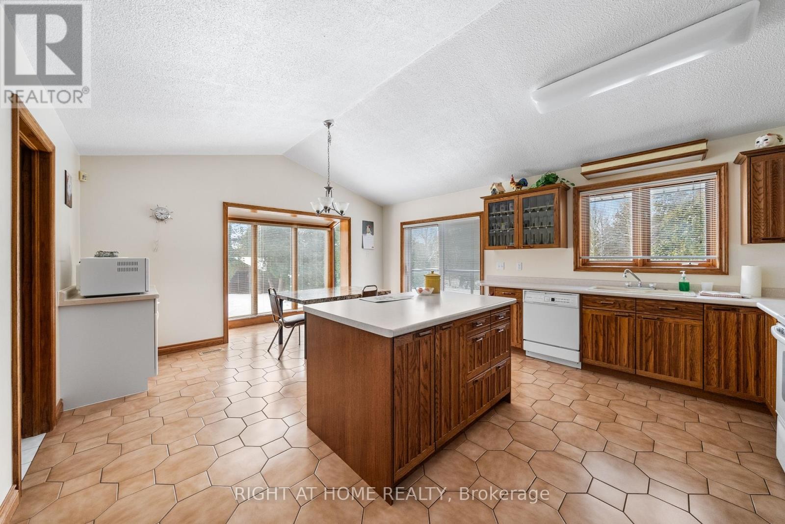












9132 NINTH LINE

,
Halton Hills (Rural Halton Hills),




Ontario
L0P1K0

