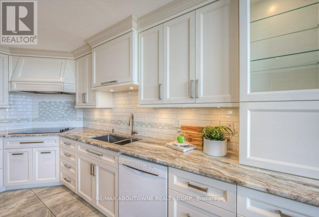 












PH2 - 2180 MARINE DRIVE

,
Oakville (BR Bronte),




Ontario
L6L5V2

