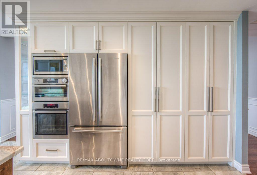 












PH2 - 2180 MARINE DRIVE

,
Oakville (BR Bronte),




Ontario
L6L5V2

